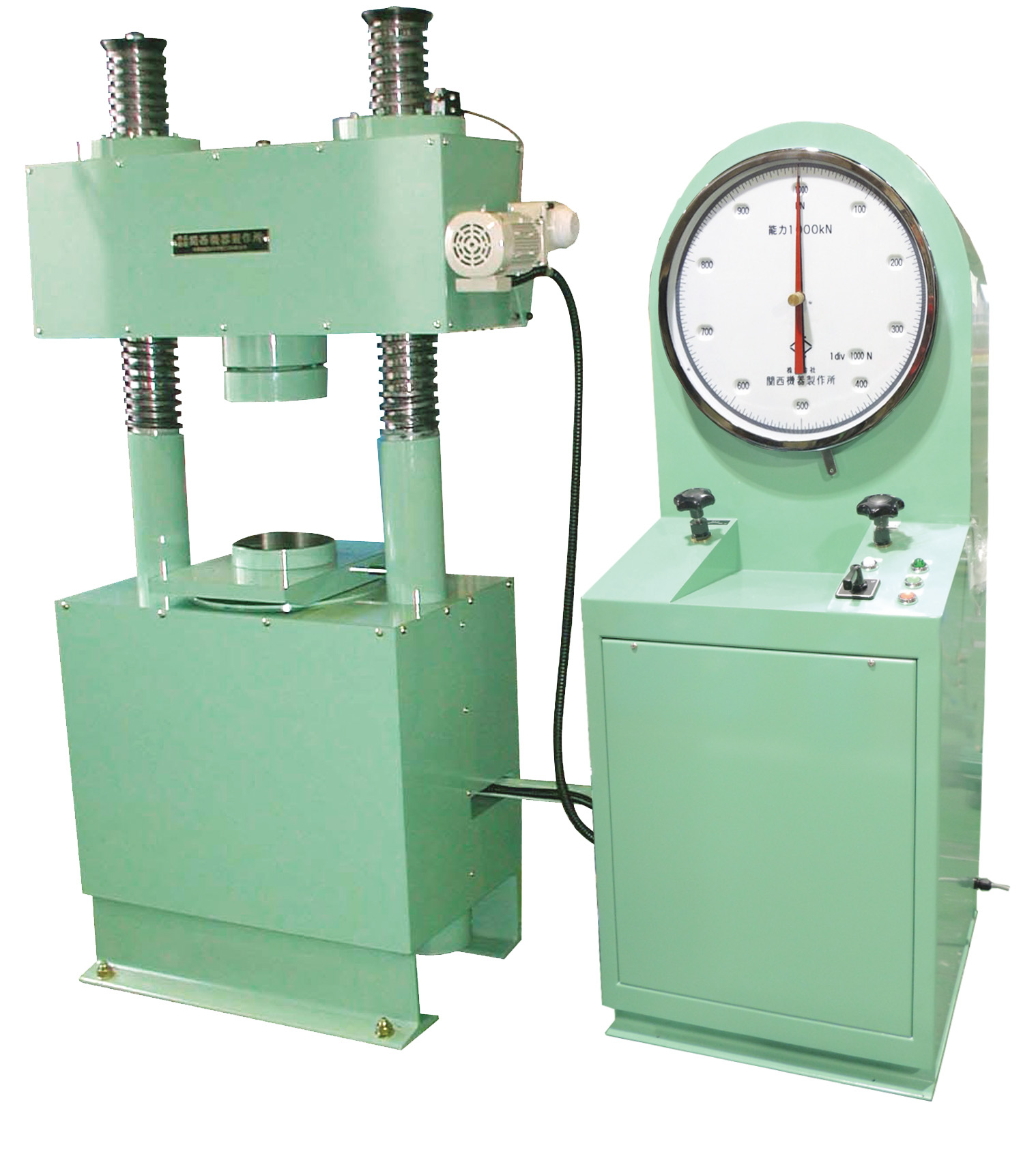 アムスラー式コンクリート圧縮試験機　A：1000ｋN　B：2000ｋN